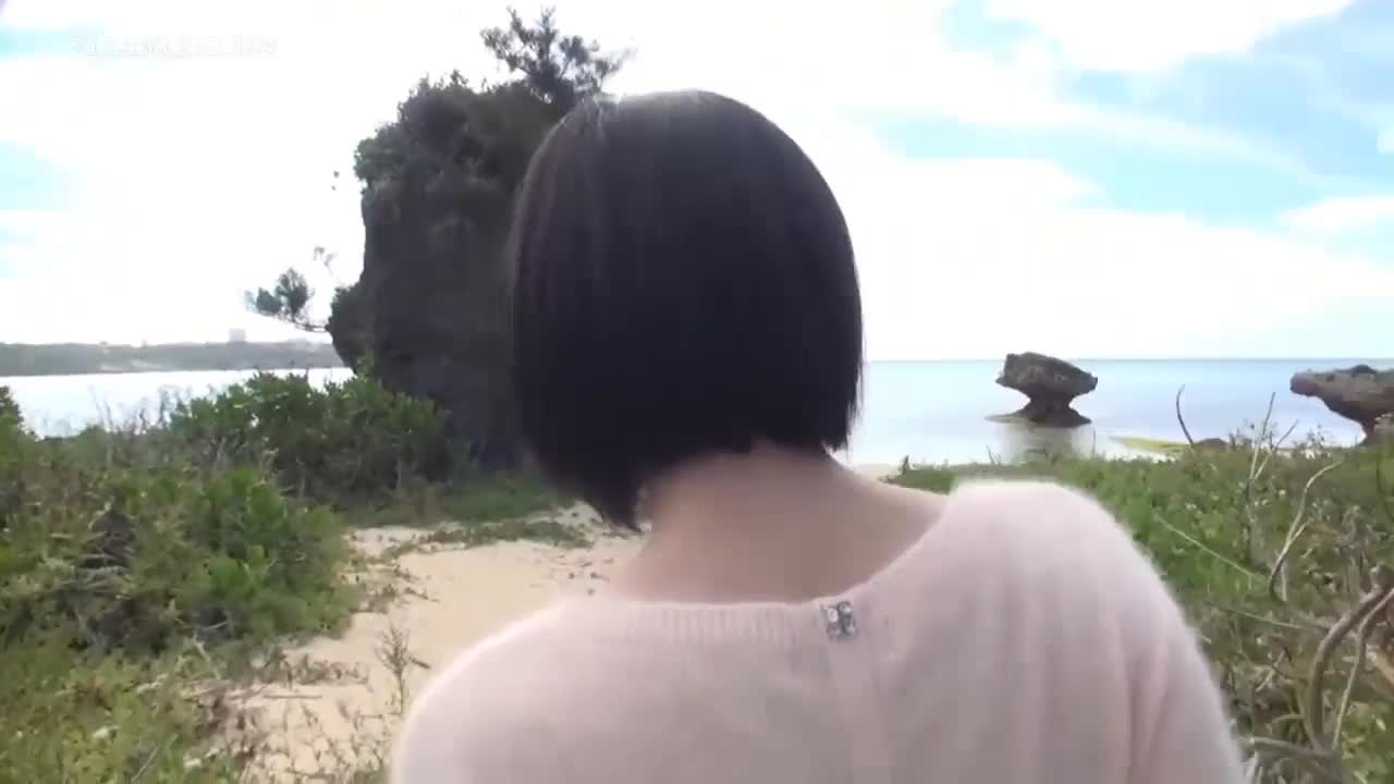 Japanese Teen with Awesome Tits Give Blowjob on the Beach-59464589